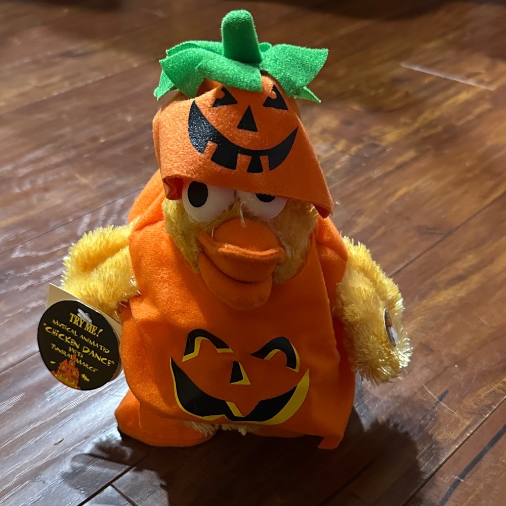 Dan Dee Halloween Chicken Dance Pumpkin Musical Plush Funeral March